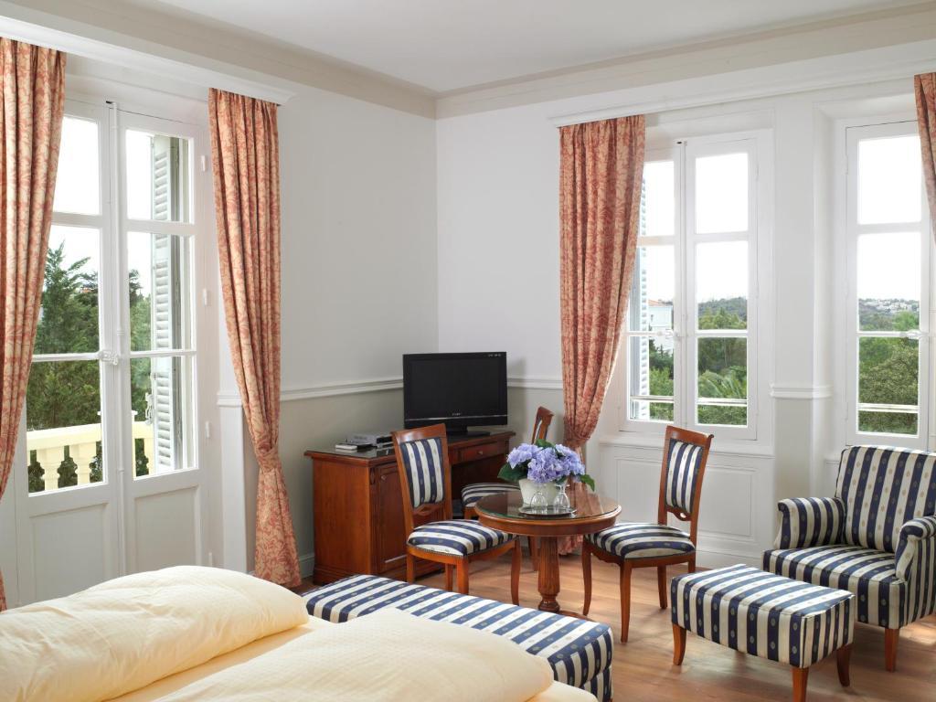 Hotel Villa La Cheneraie Saint-Raphaël الغرفة الصورة