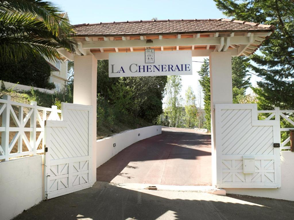 Hotel Villa La Cheneraie Saint-Raphaël المظهر الخارجي الصورة